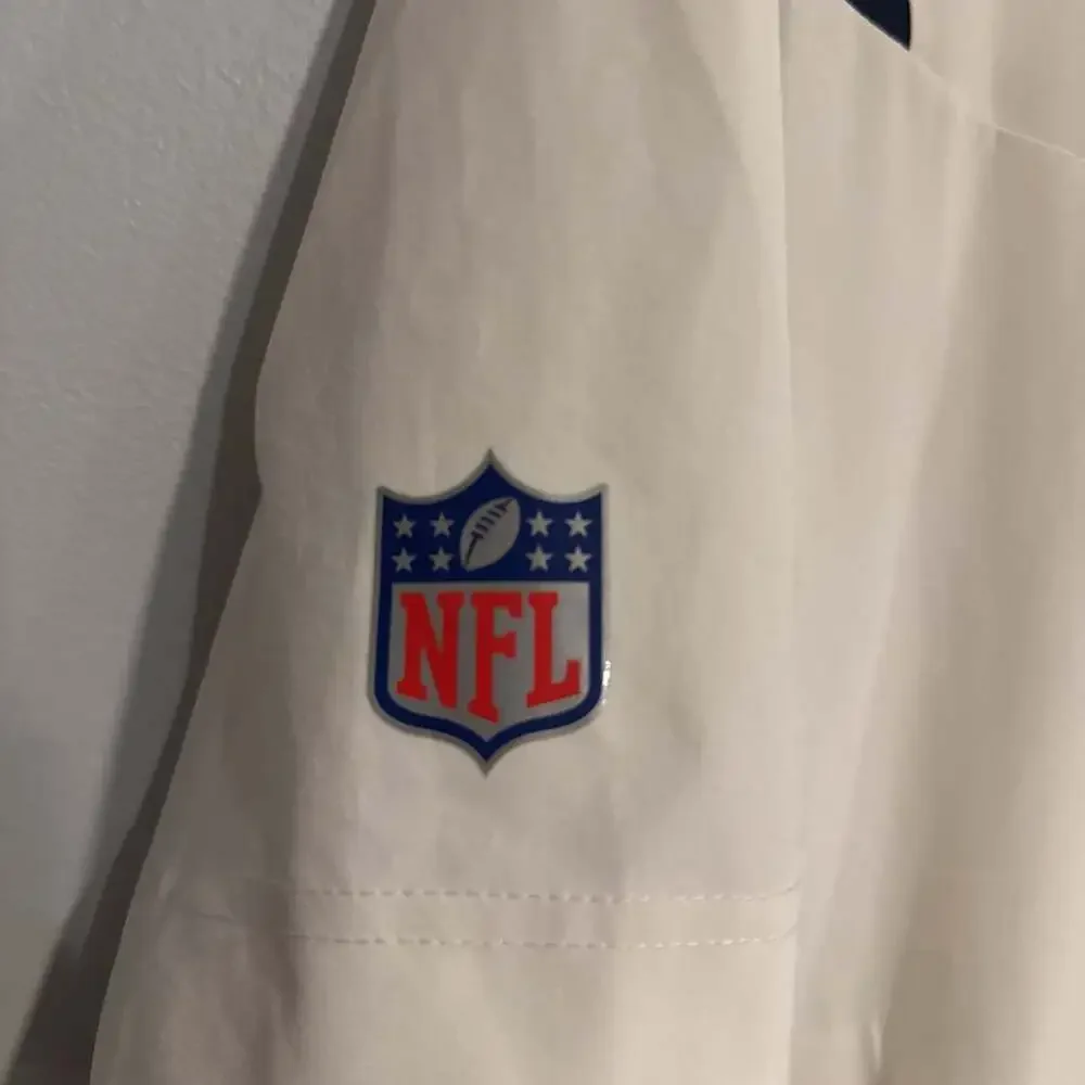 Nike‎ NFL New England Patriots Team Issue On-Field Coach Jacket White Medium